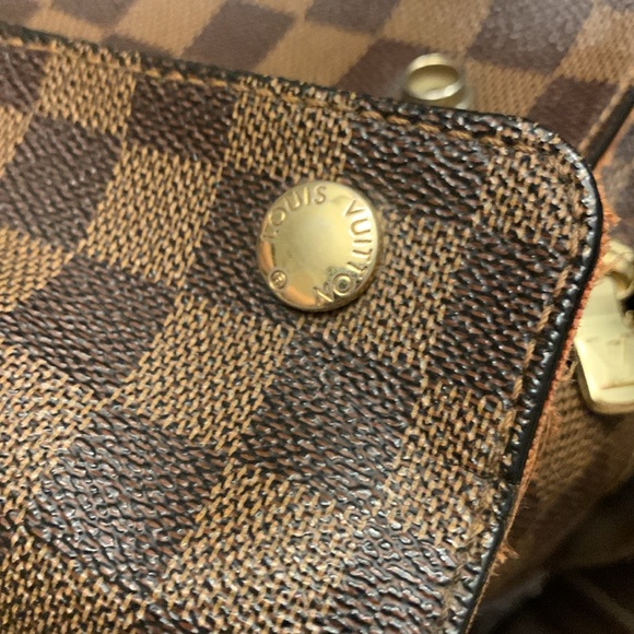 LV Crossbody - Picture 14 of 15